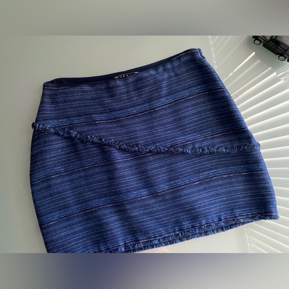 Sandro Paris - Picture 3 of 7